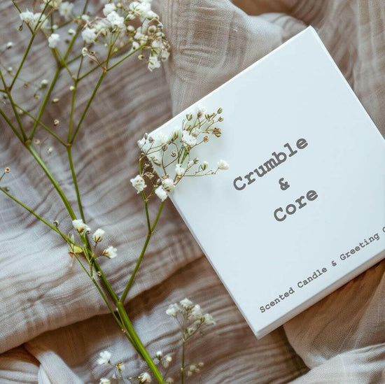 Hydrangea Mum Wreath Candle and Card Gift Set - Perfect for Any Occasion - Crumble and Core