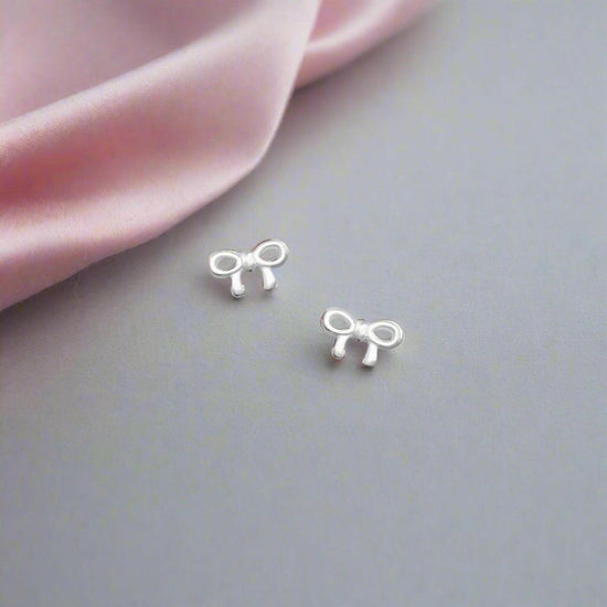 Silver Earring Stud - Elegant and Pretty Jewellery - Crumble and Core